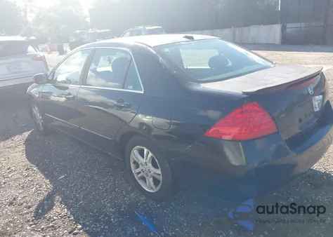 2007 Honda Accord 2.4 Ex from USA, damaged, VIN 1HGCM56857A155600
